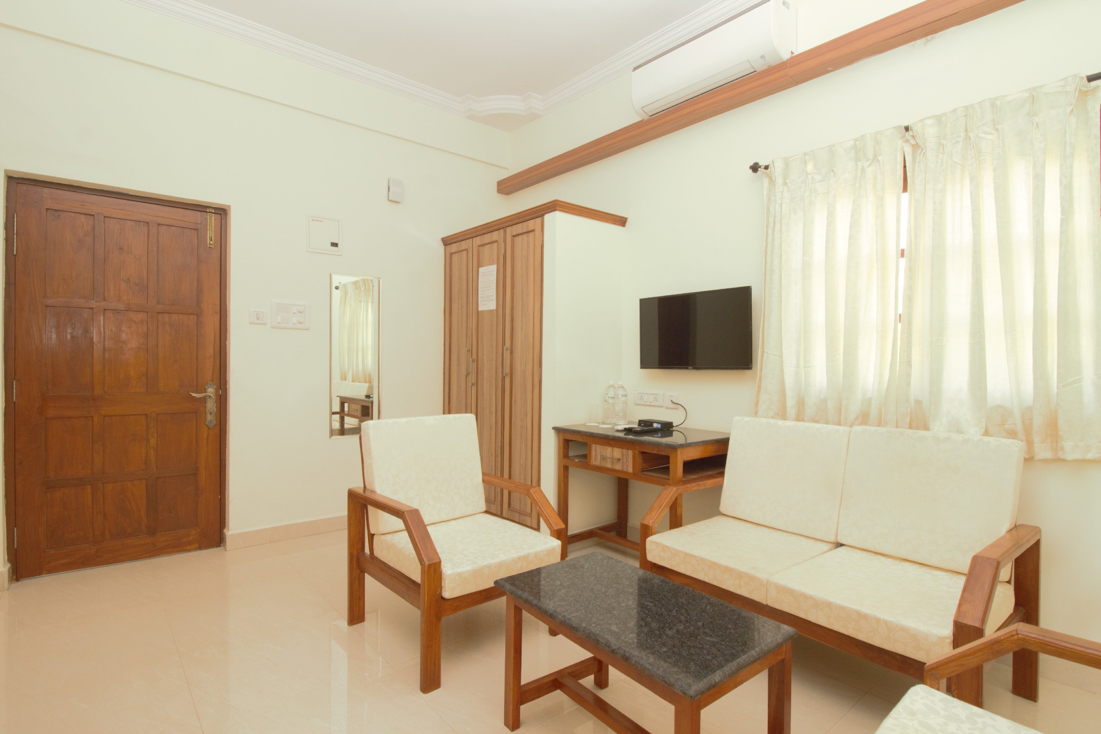 Sonika's Paradise Room Type - Super Deluxe Room with Balcony