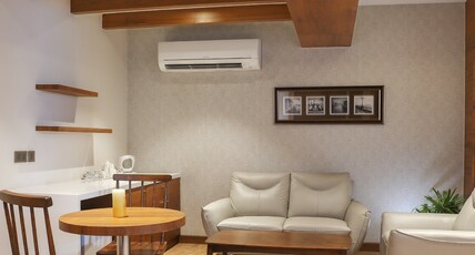 Welcare Business Hotel Room Type - Suite