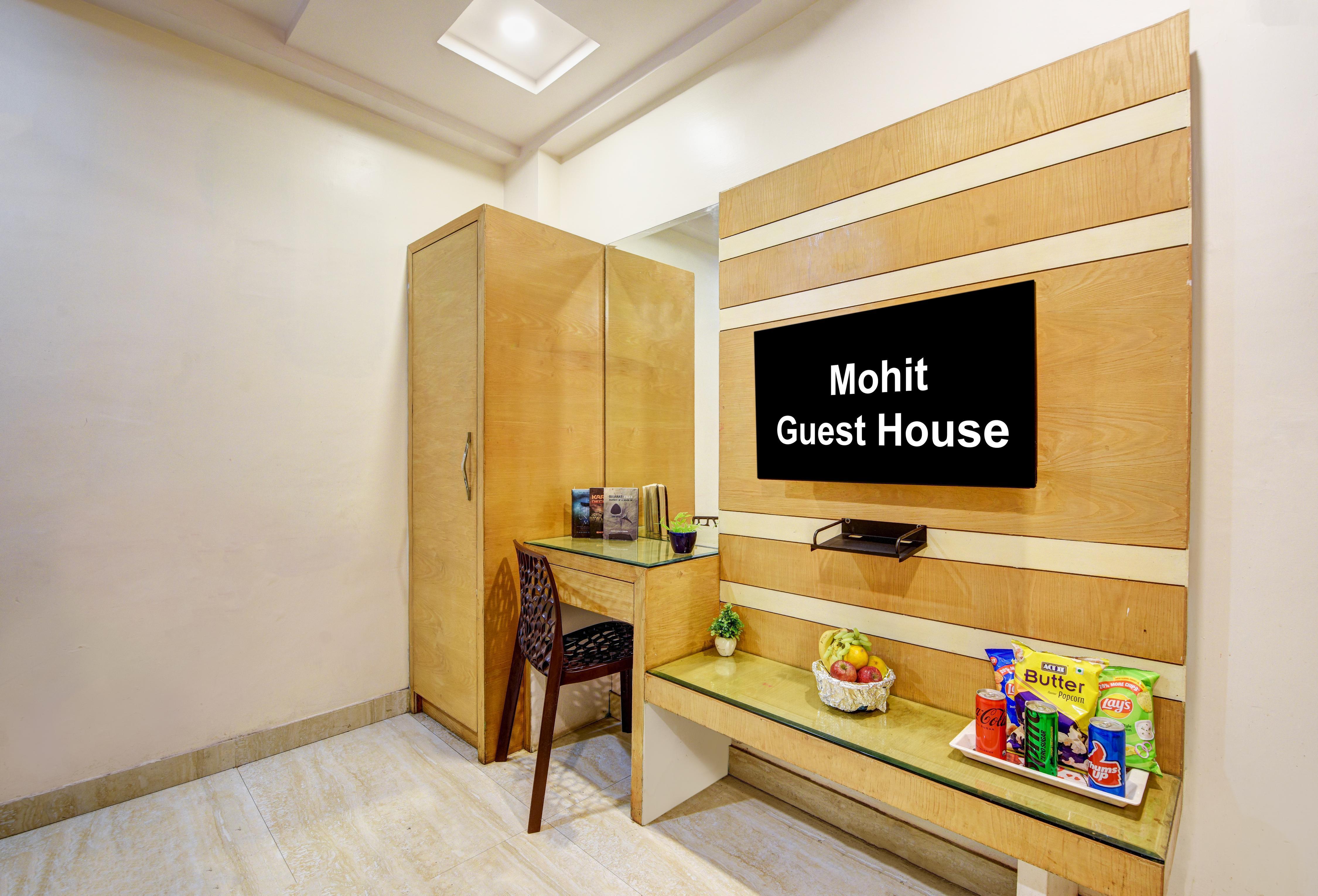 Hotel Mohit 2 Mins Walk From New Delhi Railway Station - Tap to explore photos