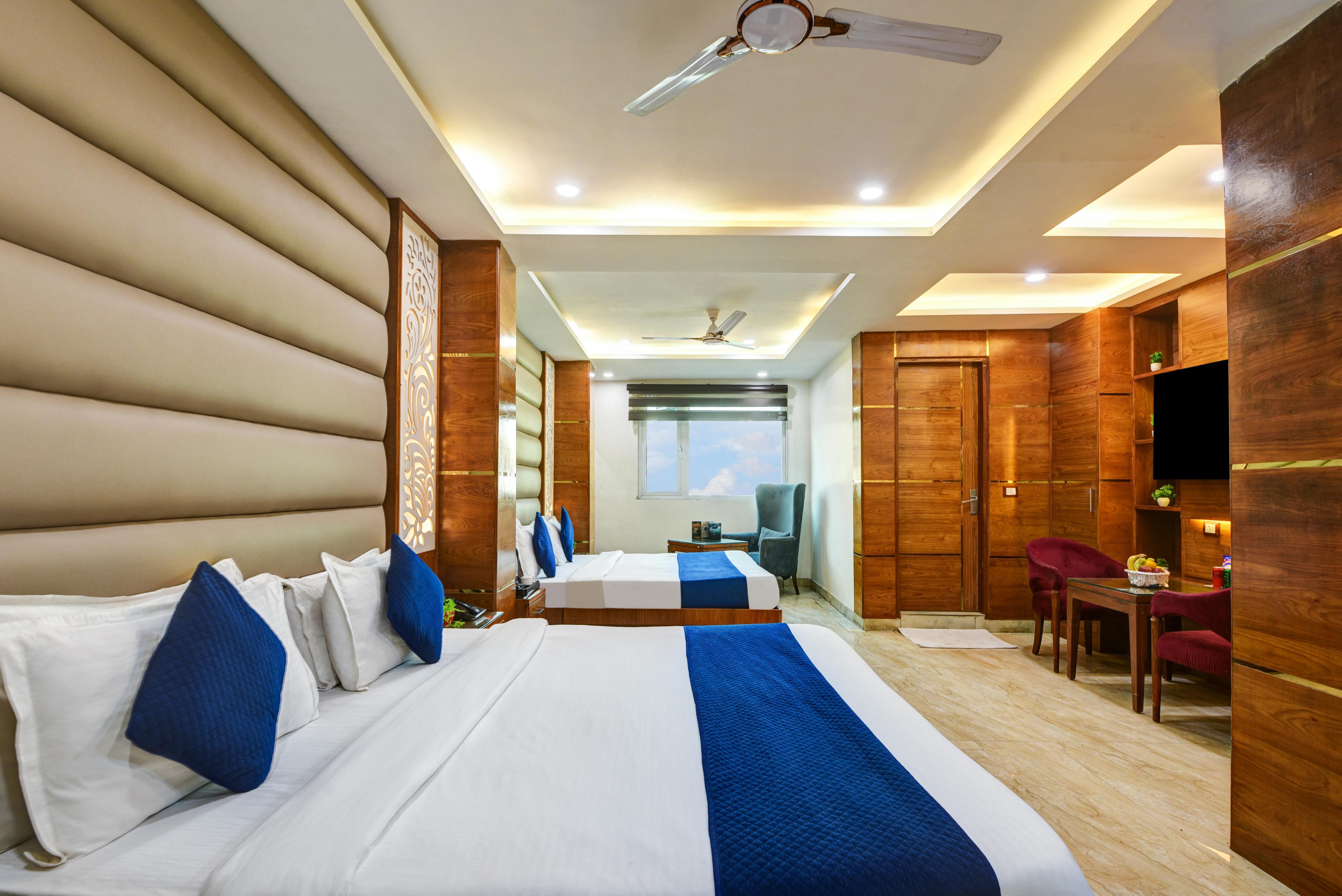 Hotel Mohit 2 Mins Walk From New Delhi Railway Station - Tap to explore photos