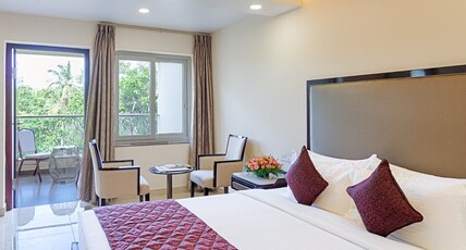 Hotel Lance International Room Type - DELUXE KING ROOM