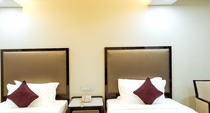 Hotel Lance International Room Type - DELUXE TWIN ROOM