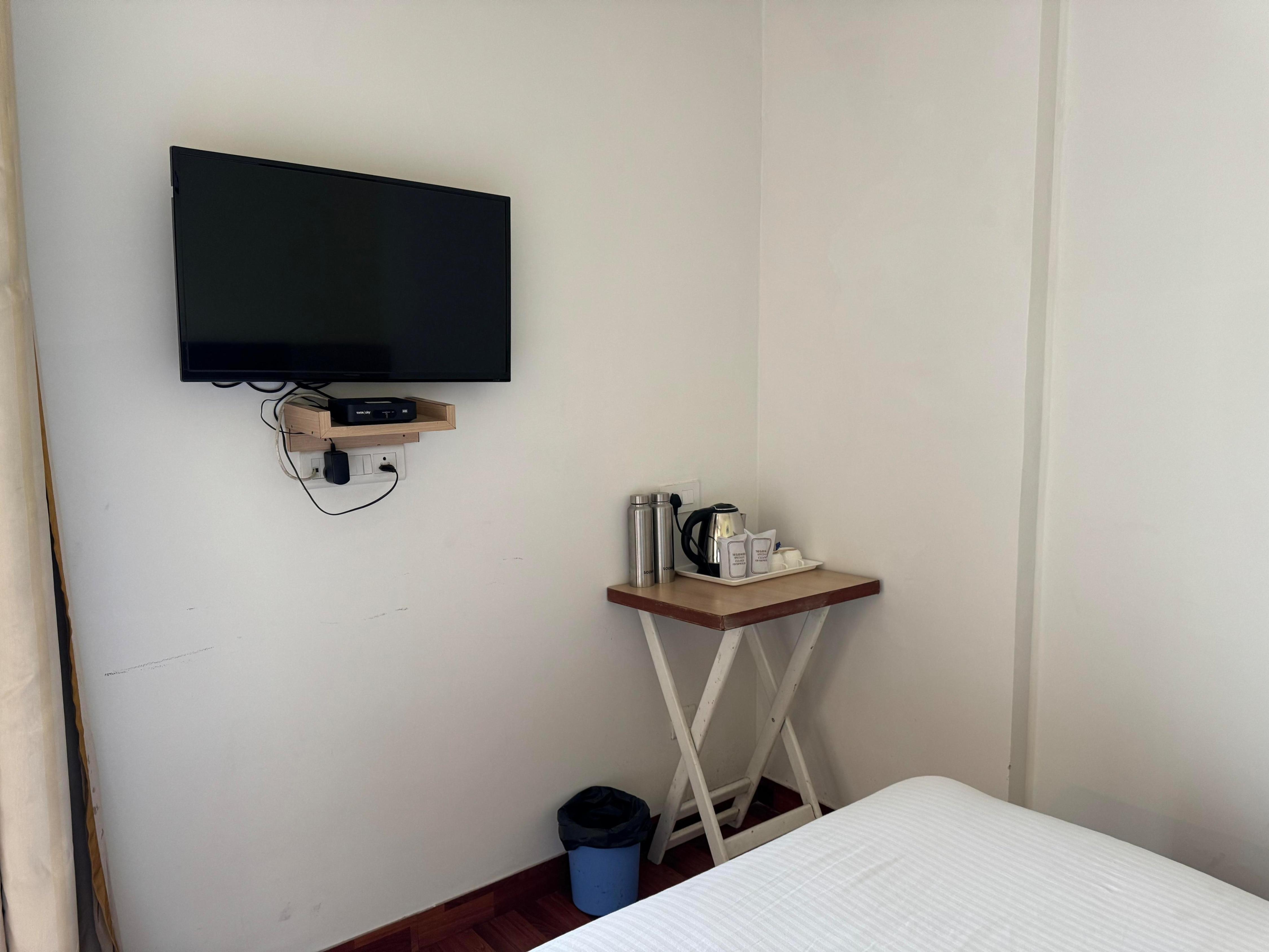 Hotel River Retreat - Near Dharamshala Airport - Tap to explore photos