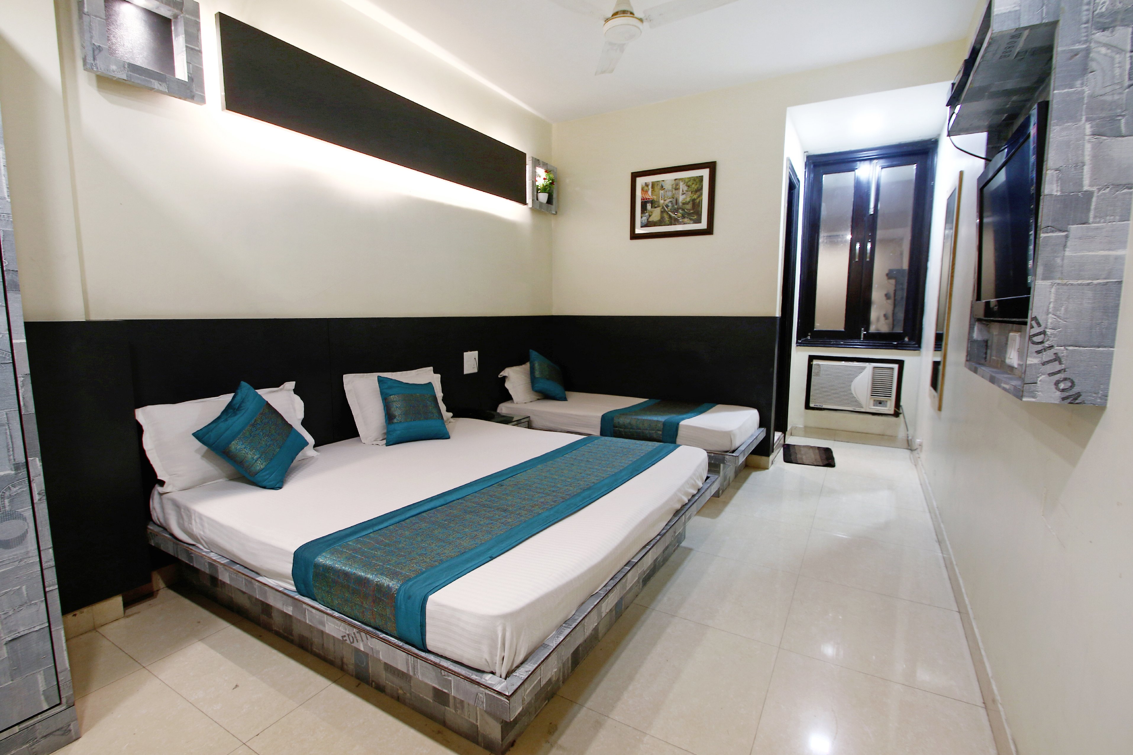 Hotel Mahajan Palace Room Type - Family Triple Room with free Wi-FI