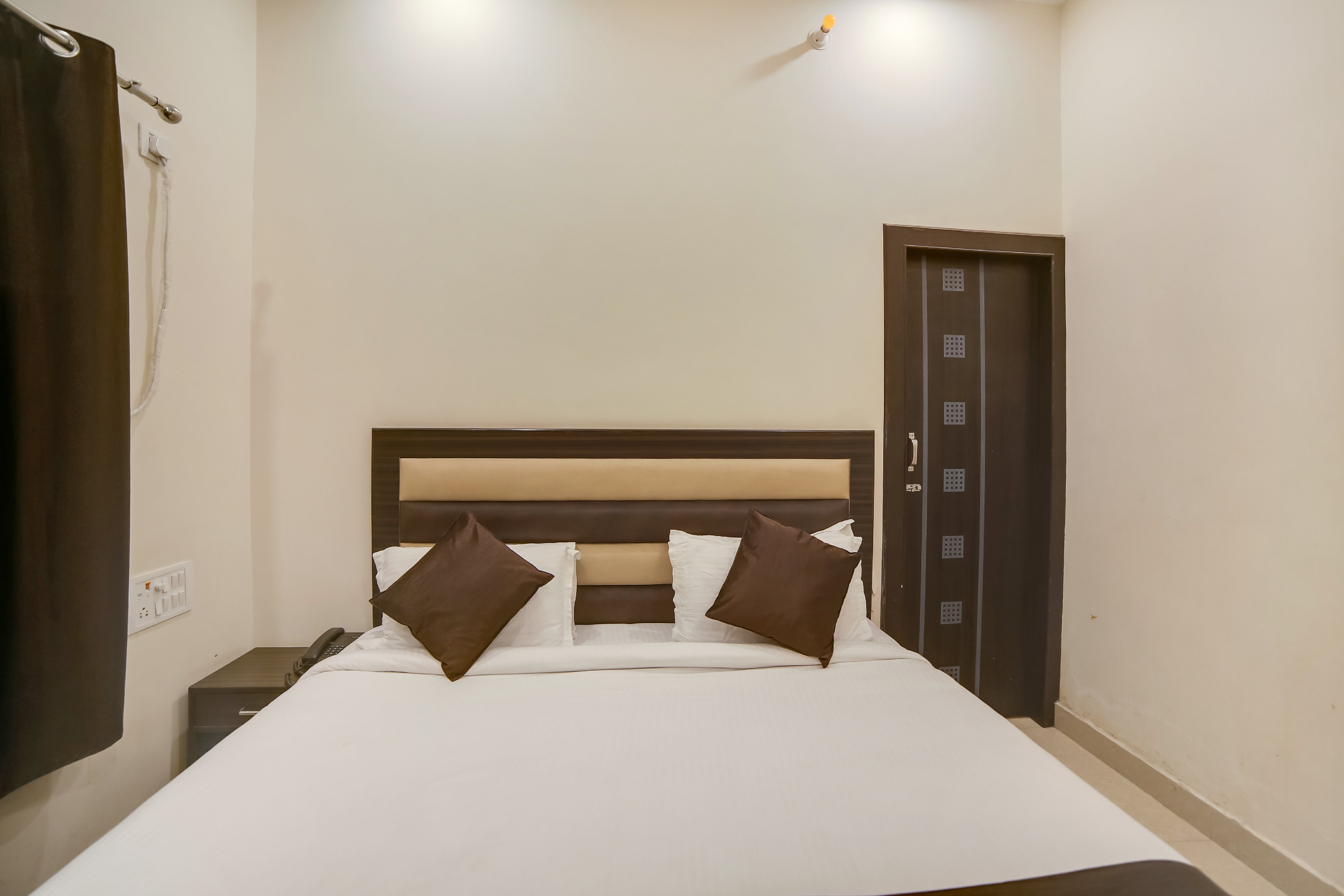 Hotel Gopal - Tap to explore photos