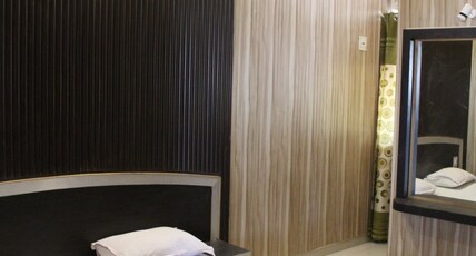 Hotel Gokul Inn Room Type - Deluxe Double Room