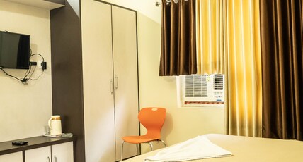 Bnson Blue Room Type - Deluxe A/C (King)