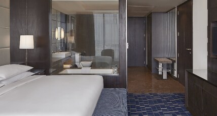 Renaissance Bengaluru Race Course Hotel Room Type - 1 King bed, Executive lounge access, Guest room