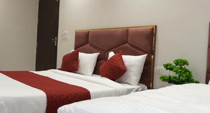 Hotel De Hocks Deluxe @ New Delhi Railway Station Room Type - Comfort Family Suite Room (Ideal for 4-5 Guests) Hotel De Hocks Deluxe @ New Delhi Railway Station Room Type - Comfort Family Suite Room (Ideal for 4-5 Guests)