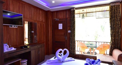Holiday N Holiday Beach Resort And Spa Room Type - ROYAL REINS
