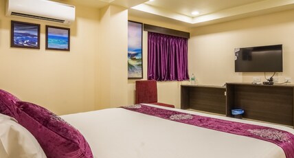 HOTEL SEA TREE Room Type - Deluxe Room