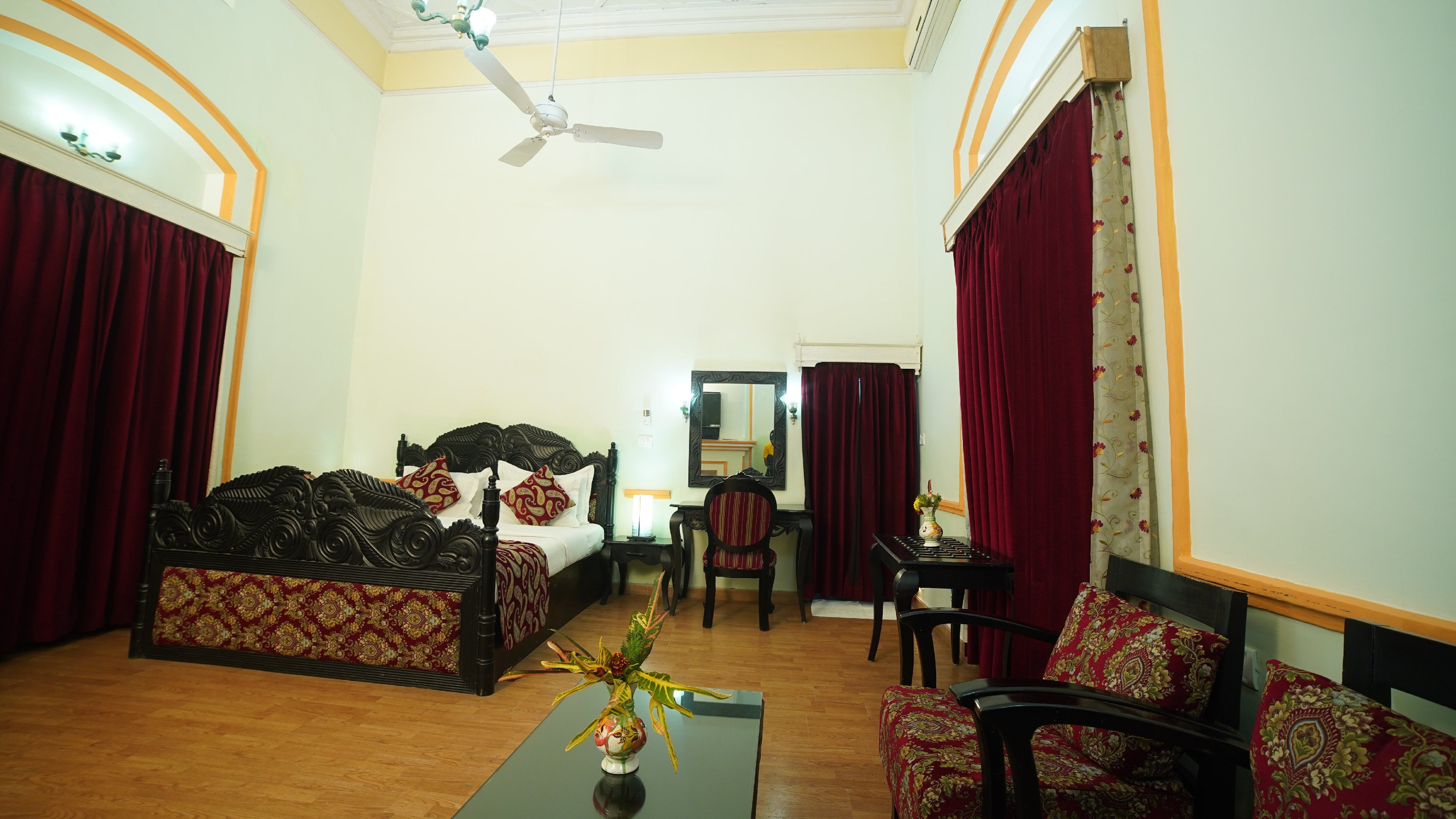 MPT Rock End Manor, Pachmarhi - Tap to explore photos