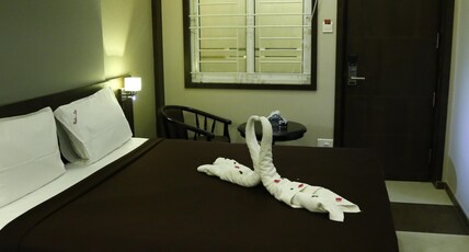 Hotel Vedha's Stay Room Type - STANDARD DOUBLE ROOM AC