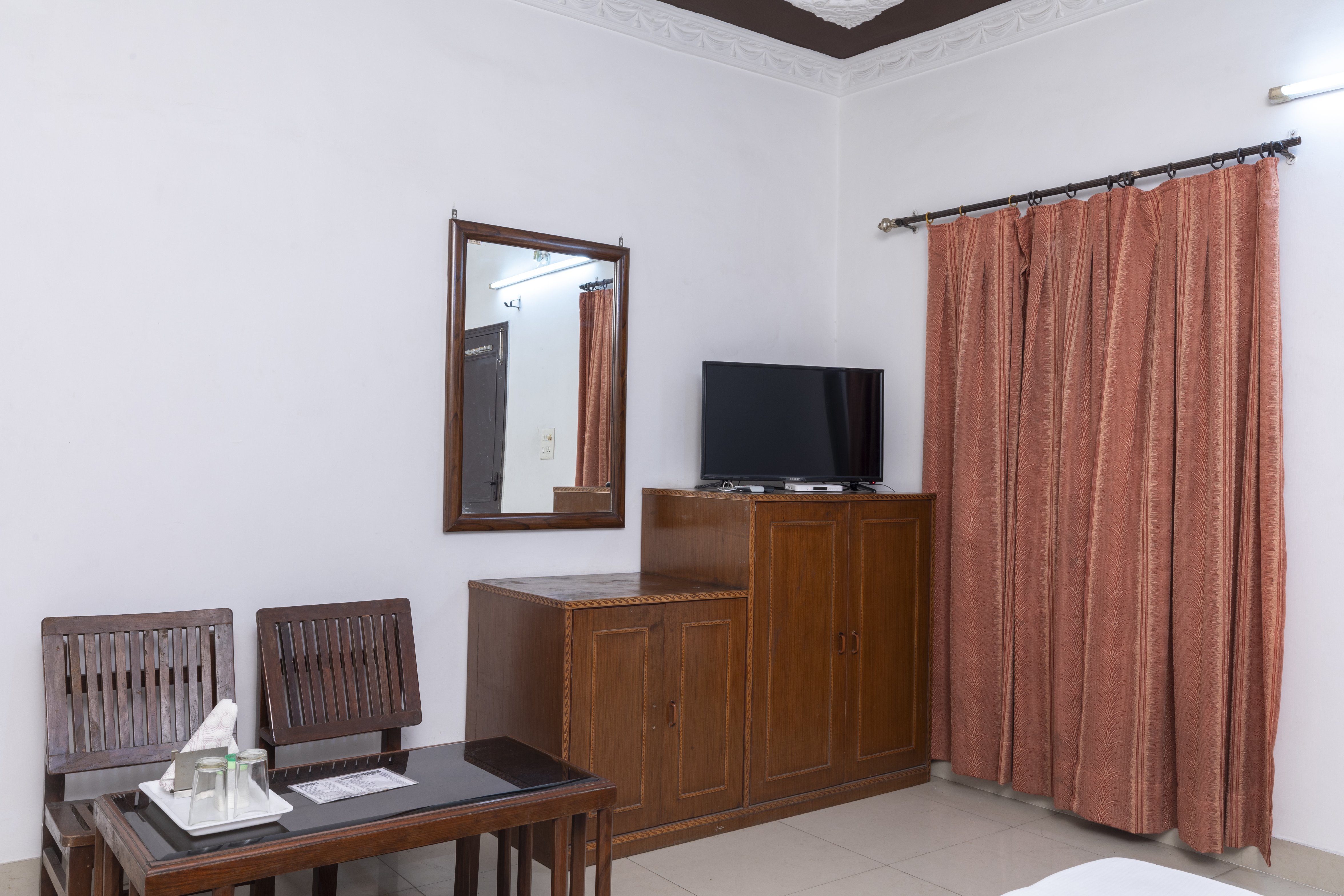 Hotel Shanti - Tap to explore photos