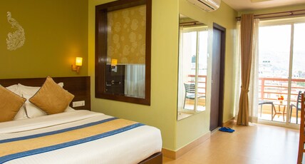 Hotel Lake Paradise Room Type - Deluxe Double Room