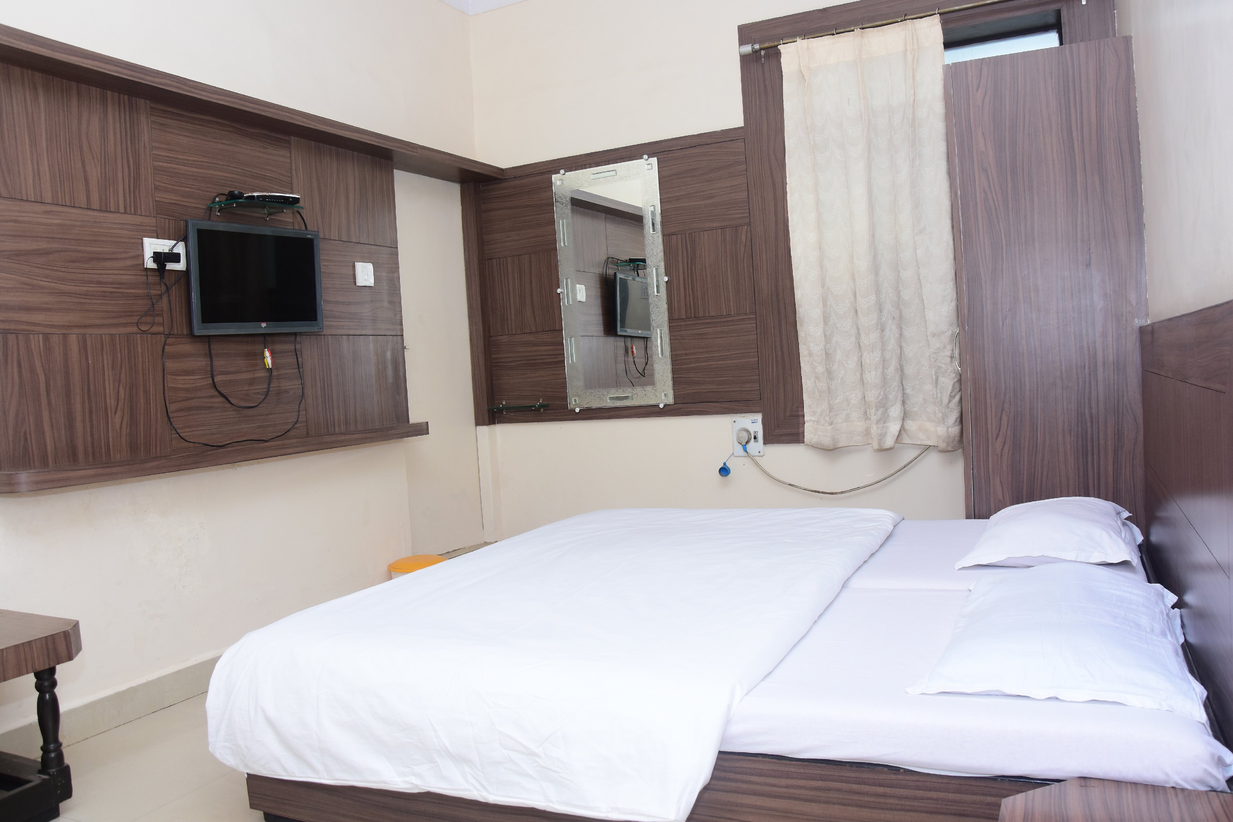 Hotel Shubham Room Type - Deluxe A/c Room