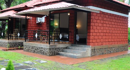 Red Roof Farmhouse | Rooms & Bungalow Room Type - Executive Room