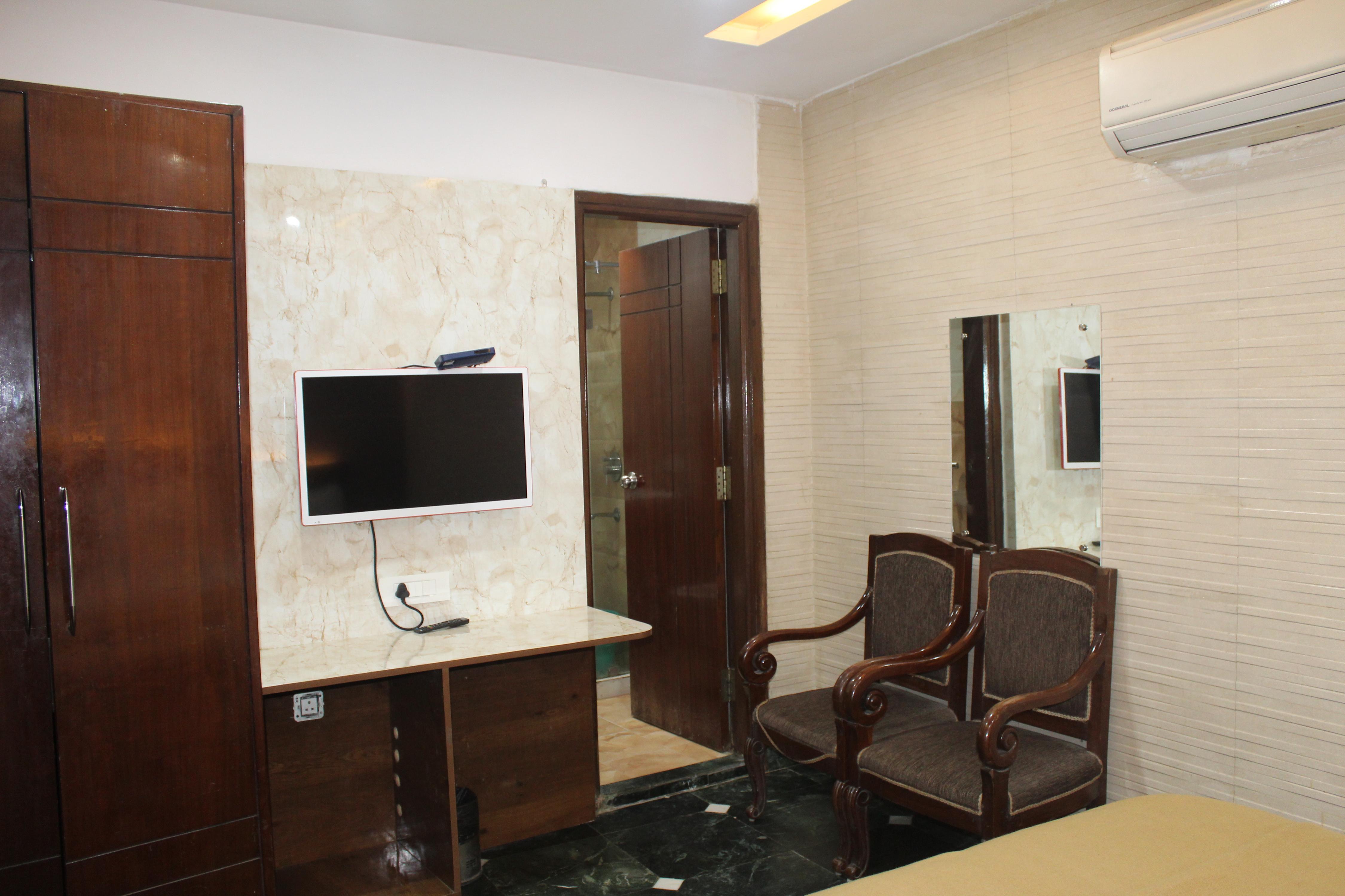 Flourish Inn Saket opposite Max Hospital - Tap to explore photos