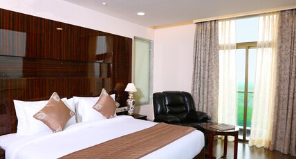 Hotel LA New Delhi Room Type - Temptation Suite