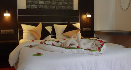 Wayside Cottage | Private Rooms & Treehouse Room Type - Stilt House 2