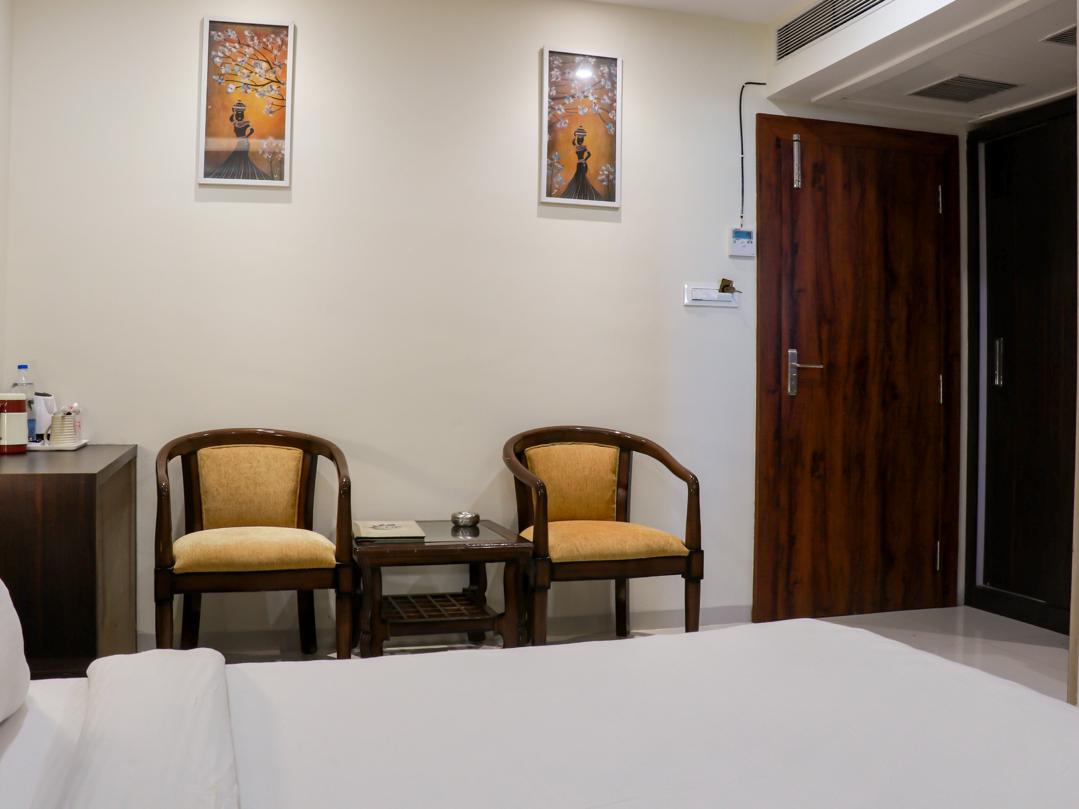 Hotel Dayal Shree Paradise - Tap to explore photos