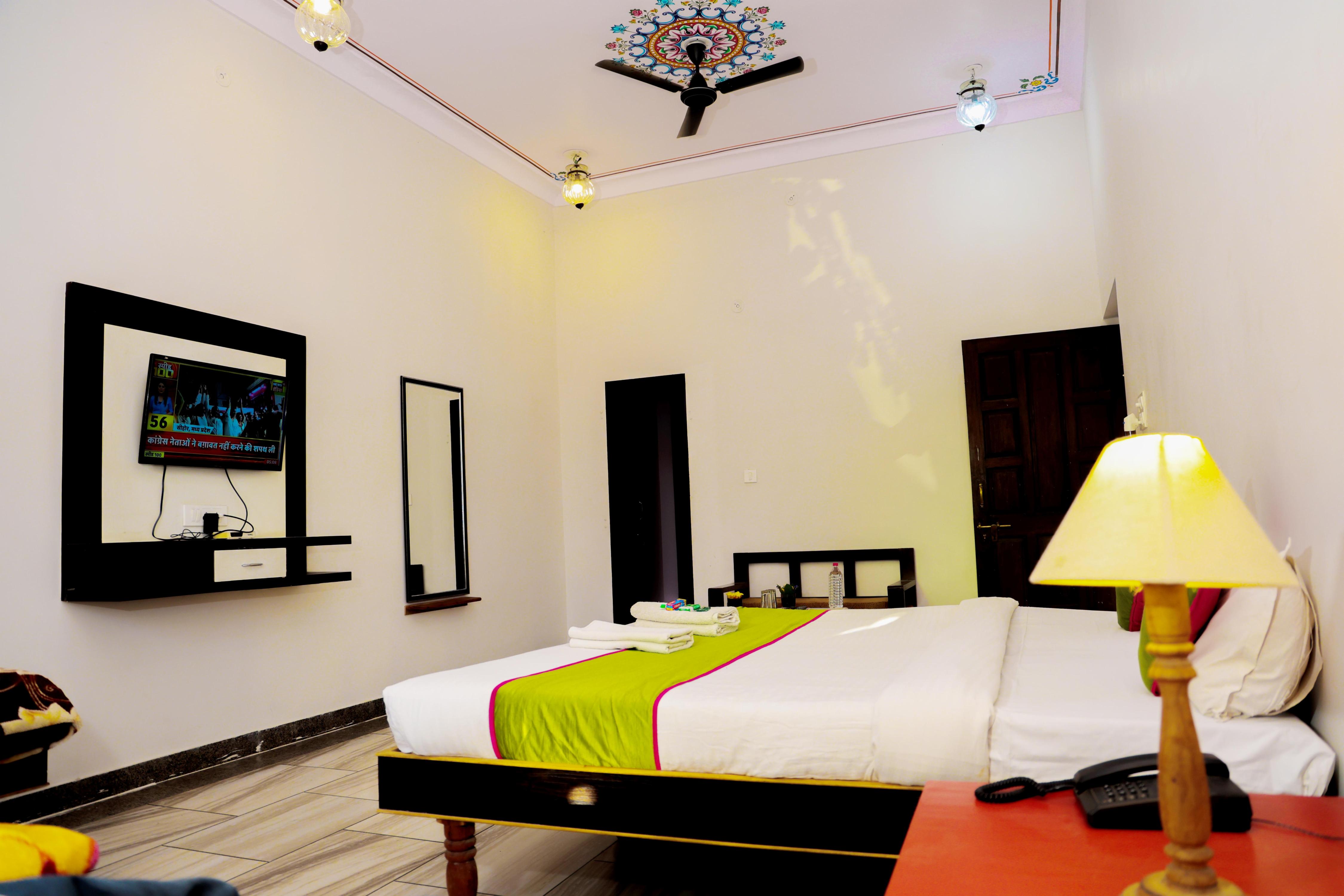 Hotel Mewad Haveli Pushkar - Tap to explore photos