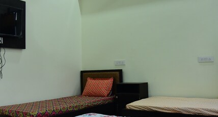 Nutz Backpackers Room Type - Private Deluxe Family King room with attached bathroom Nutz Backpackers Room Type - Private Deluxe Family King room with attached bathroom