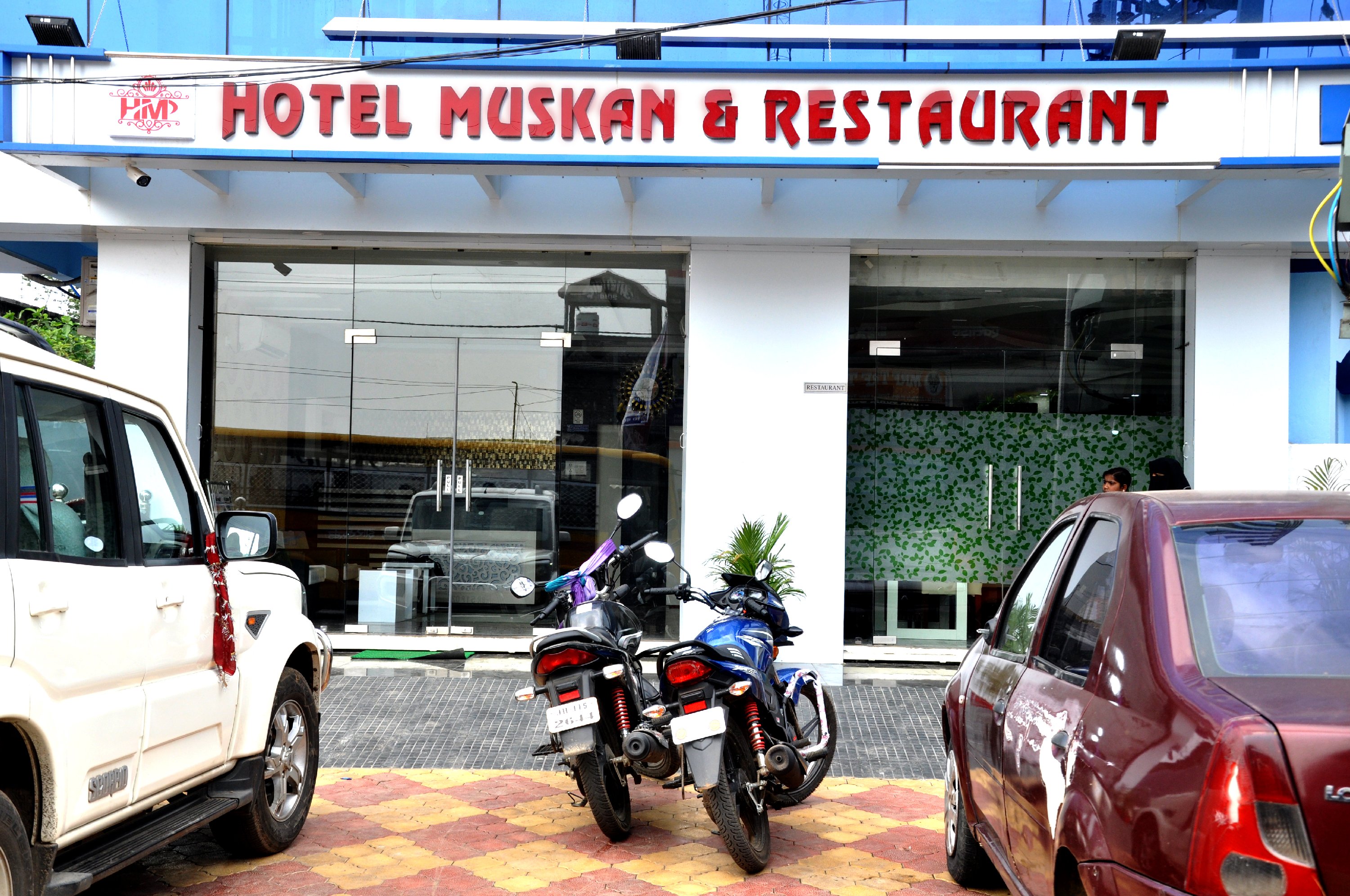 Hotel Muskan Palace - Tap to explore photos