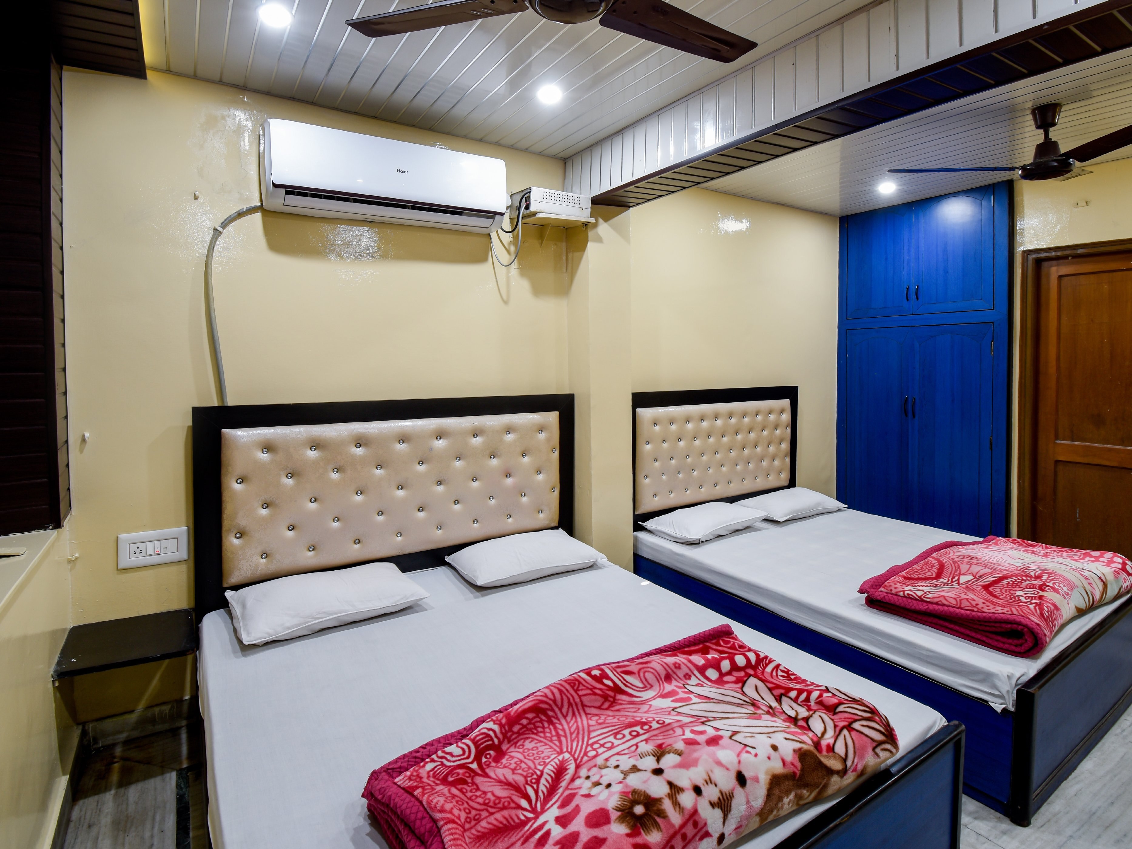 MD Hotel - Tap to explore photos