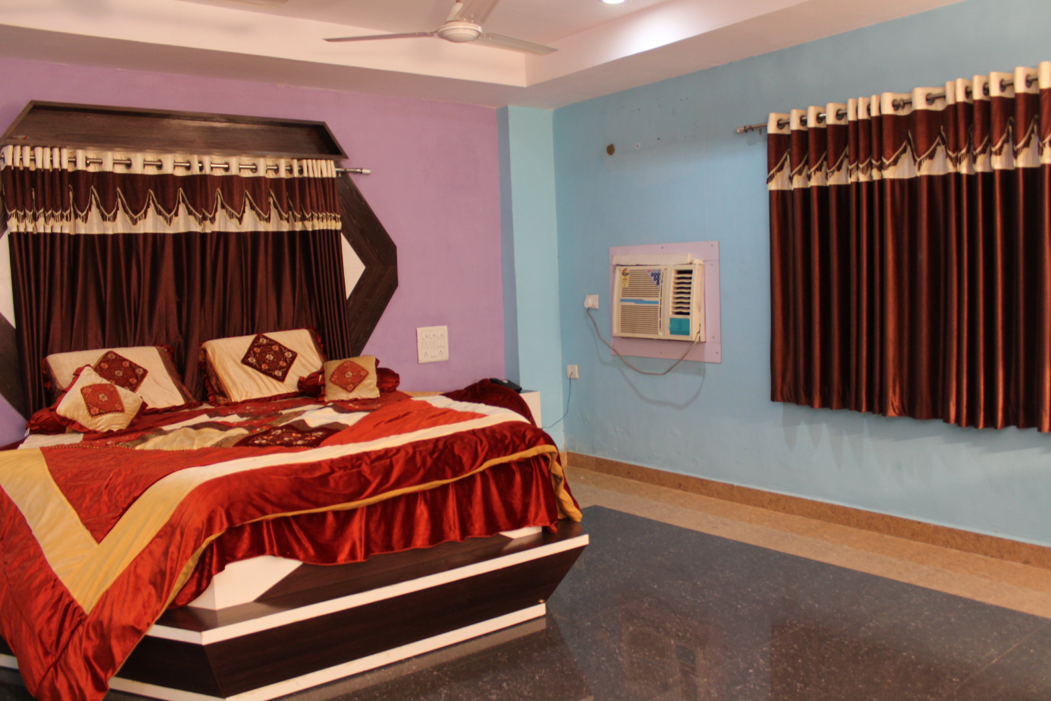 Hotel New Janpath - Tap to explore photos