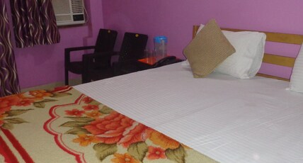 AK RAJPUT GUEST HOUSE Room Type - AC DELUXE ROOM