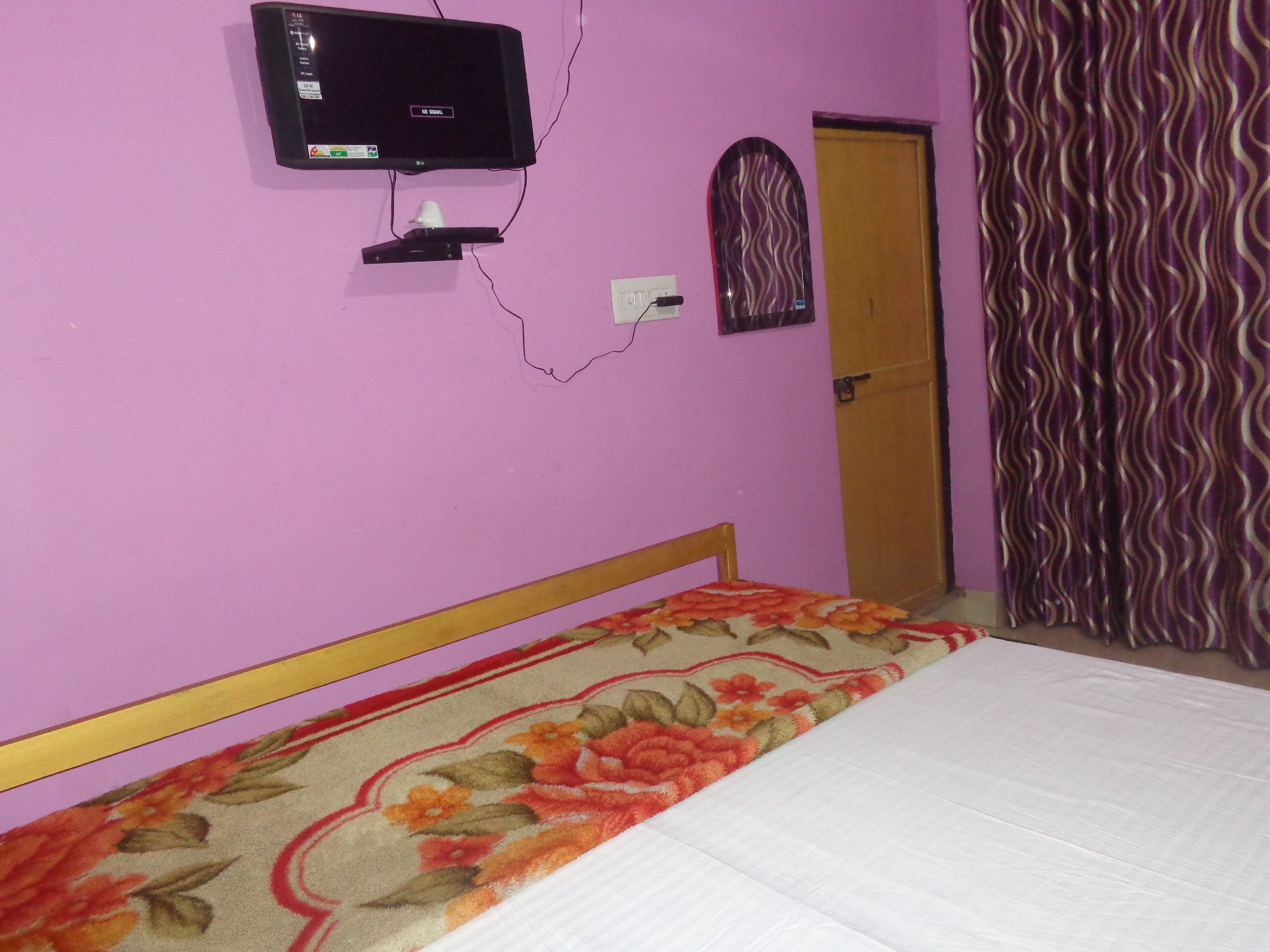 AK RAJPUT GUEST HOUSE - Tap to explore photos