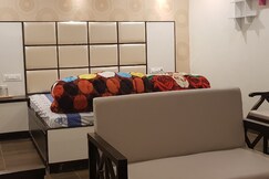 Photos of Deepak hotel 