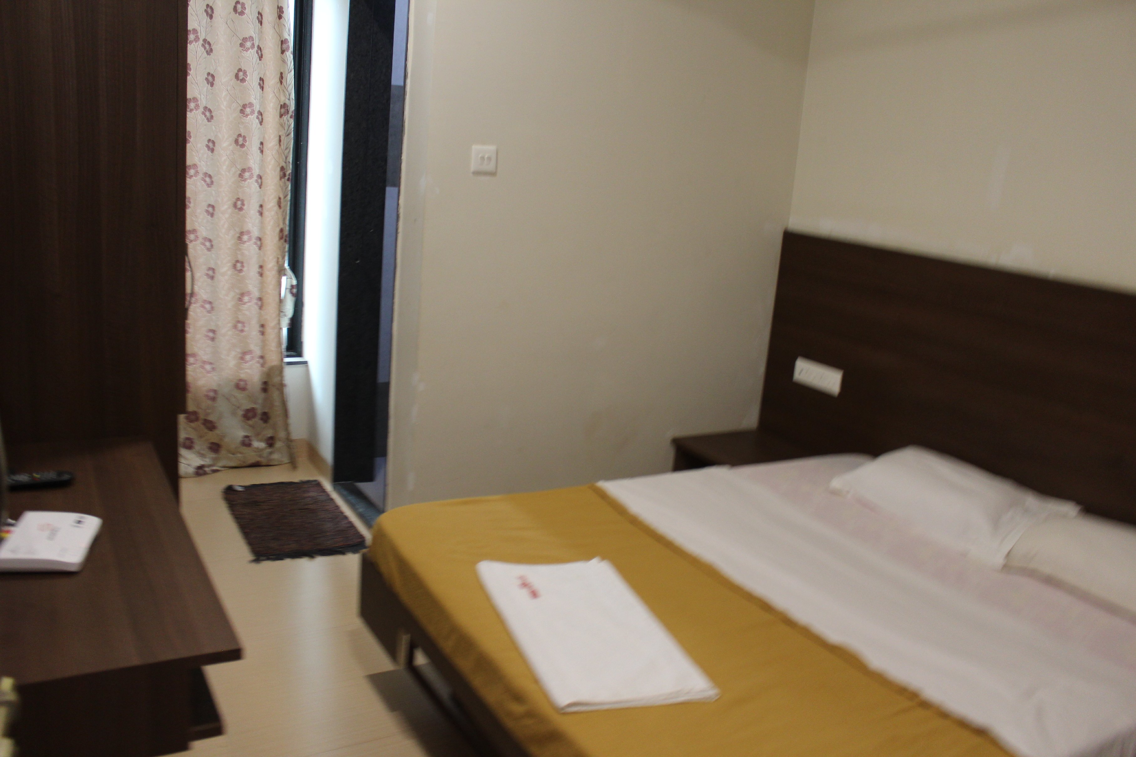 Hotel Suvarn Mandir Room Type - Double Non AC Room