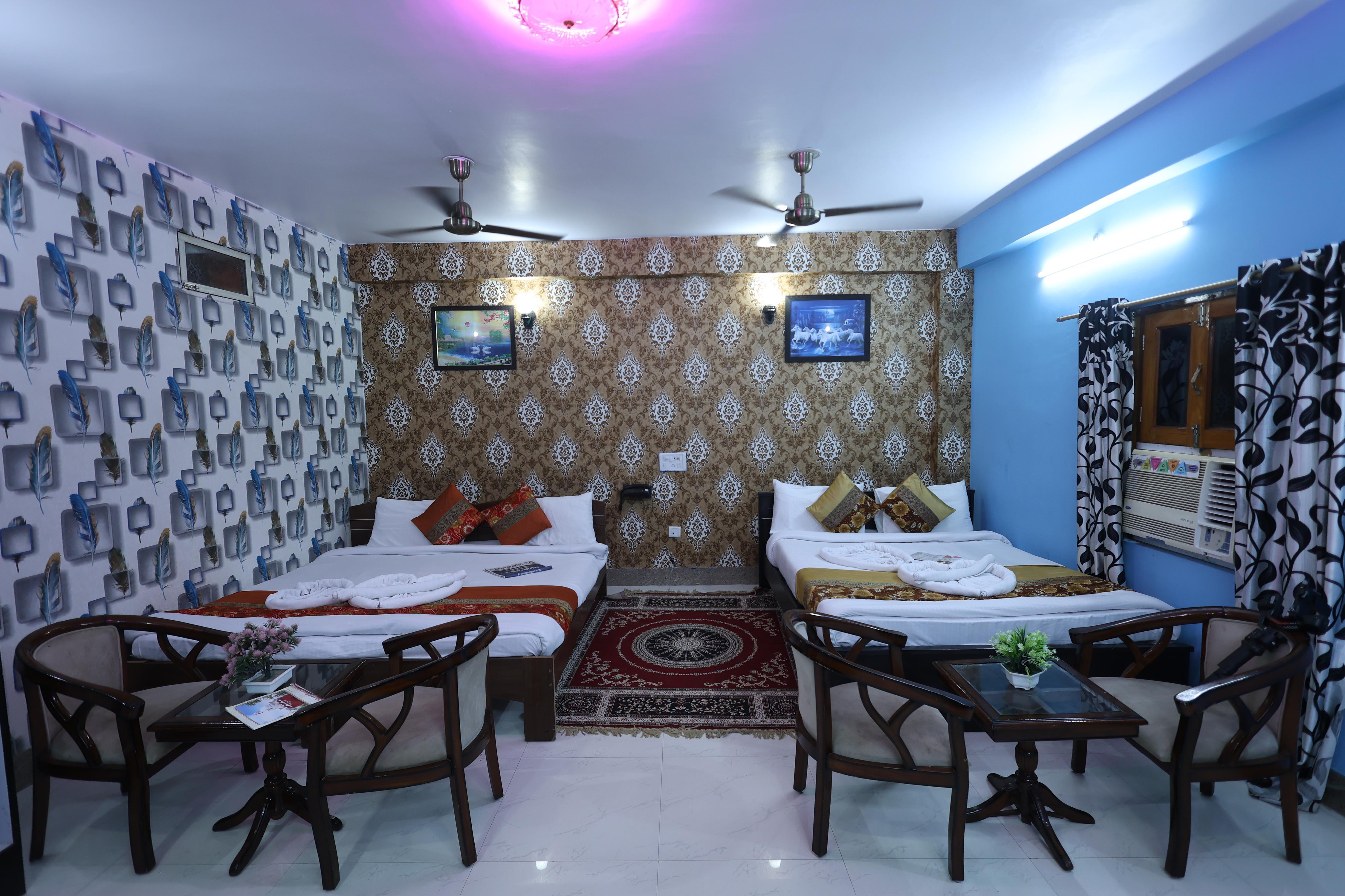 HOTEL ANAND LOK Room Type - Family Room with mountain view