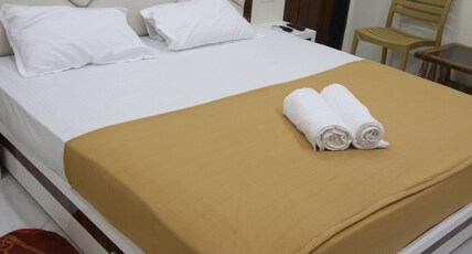 Green Arc Homestay Room Type - Deluxe Ac Room