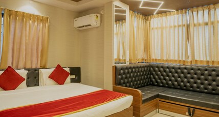 Seasons Suites Koramangala Room Type - Luxury Triple Studio with Bathtub