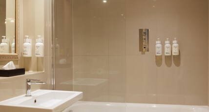 New Bath Hotel & Spa, a member of Radisson Individuals Room Type - Superior Room