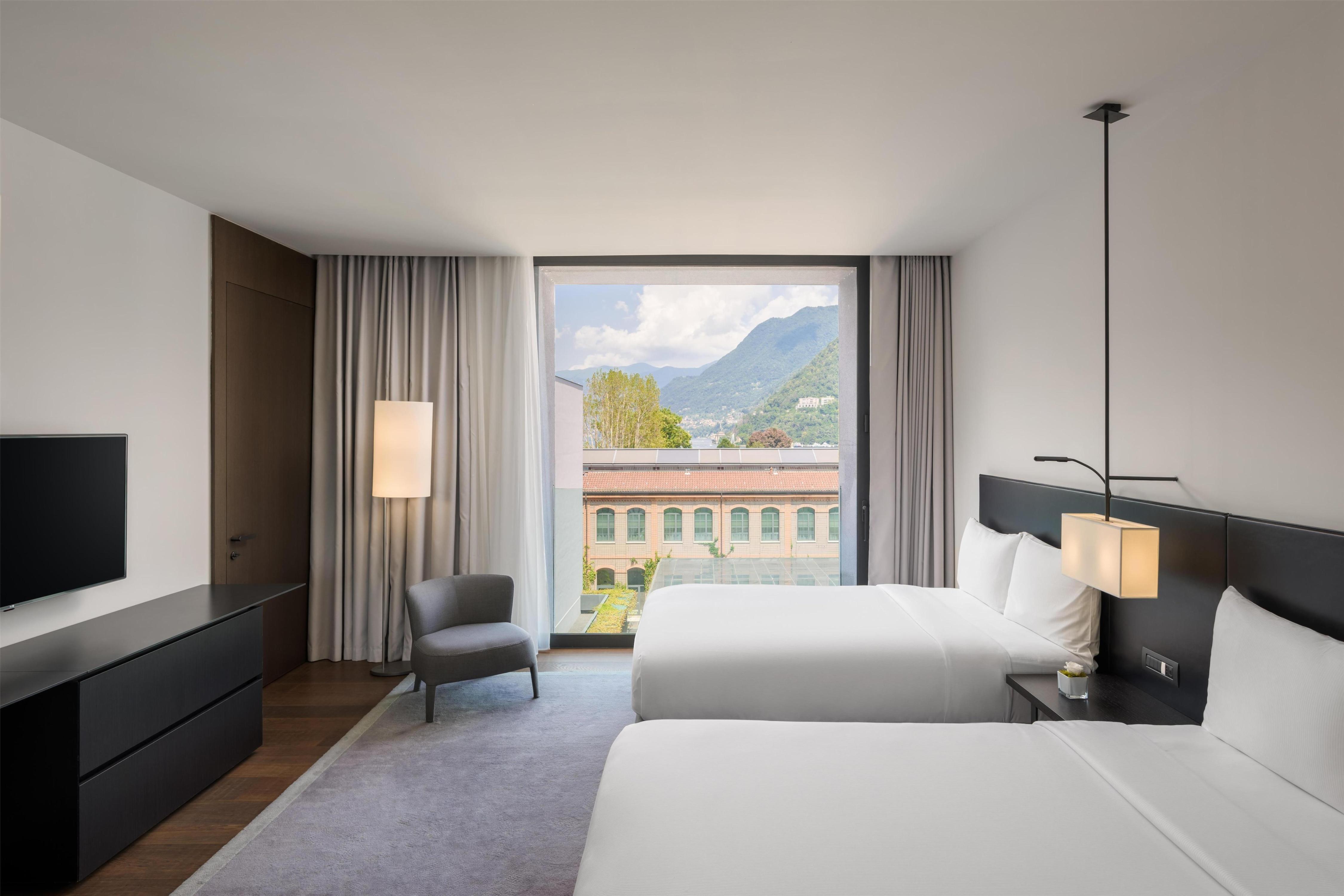Hilton Lake Como Room Type - TWIN PREMIUM LAKE VIEW