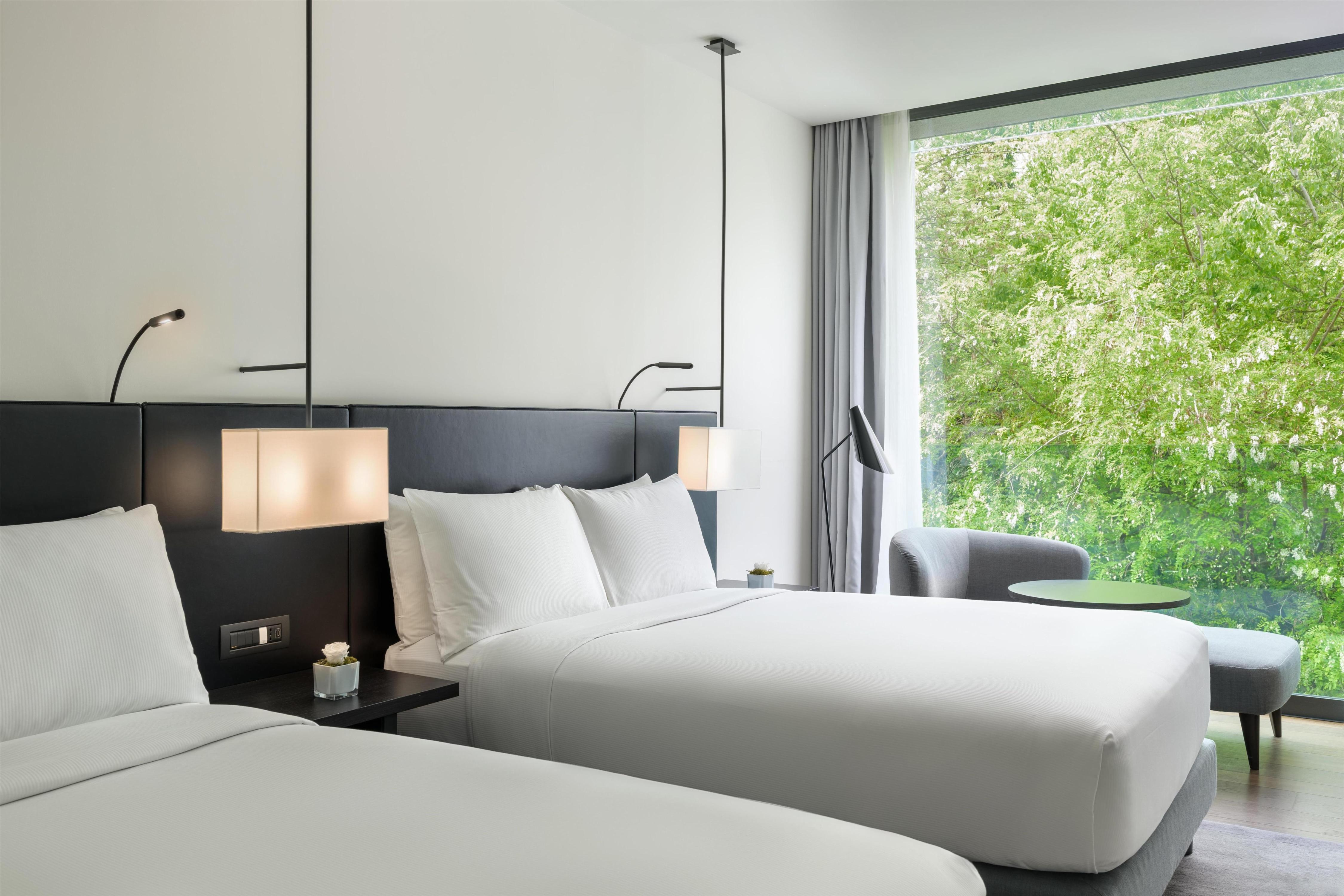 Hilton Lake Como Room Type - TWIN DELUXE ROOM