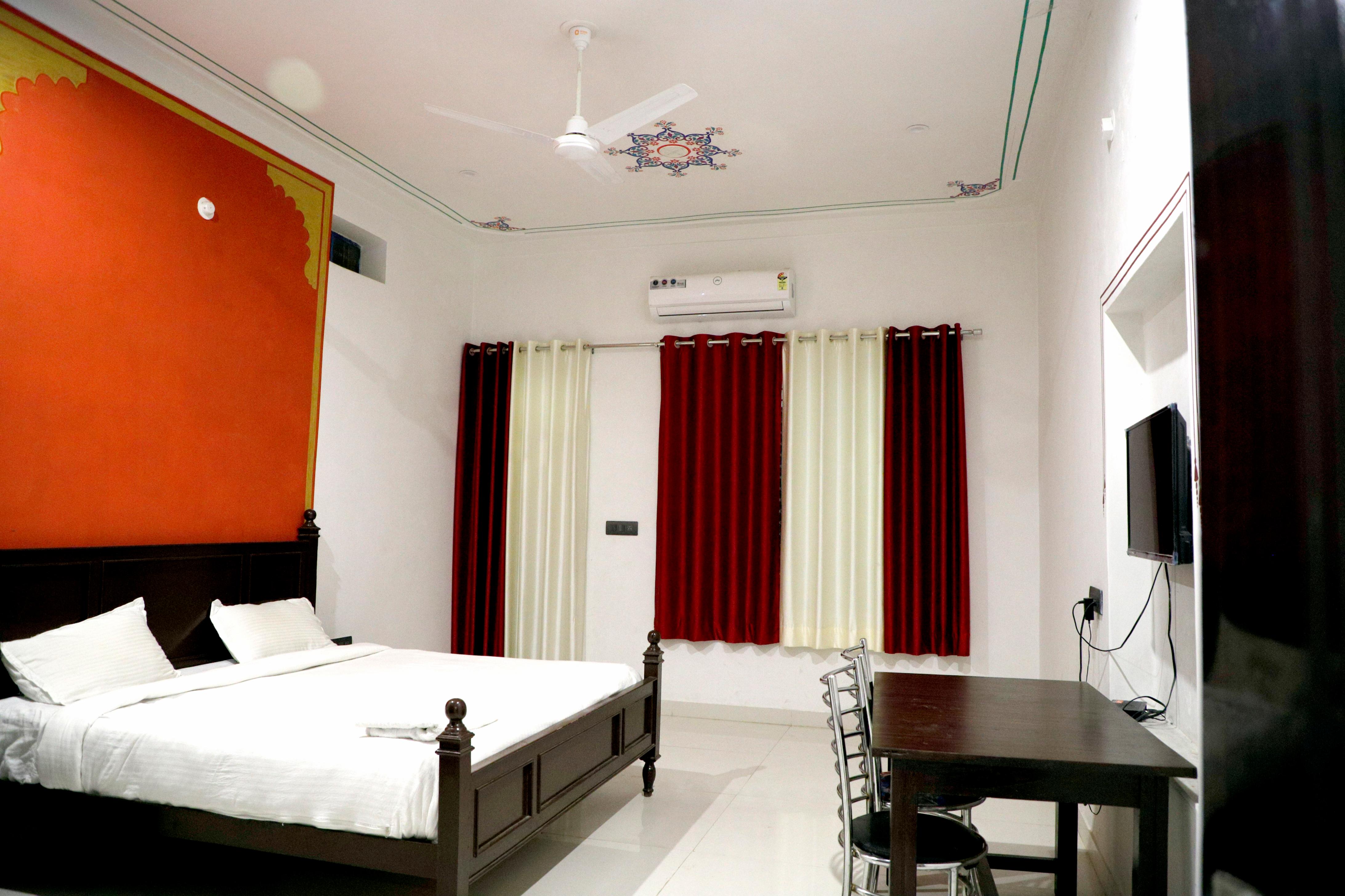 Hotel Mountain Palace - Tap to explore photos