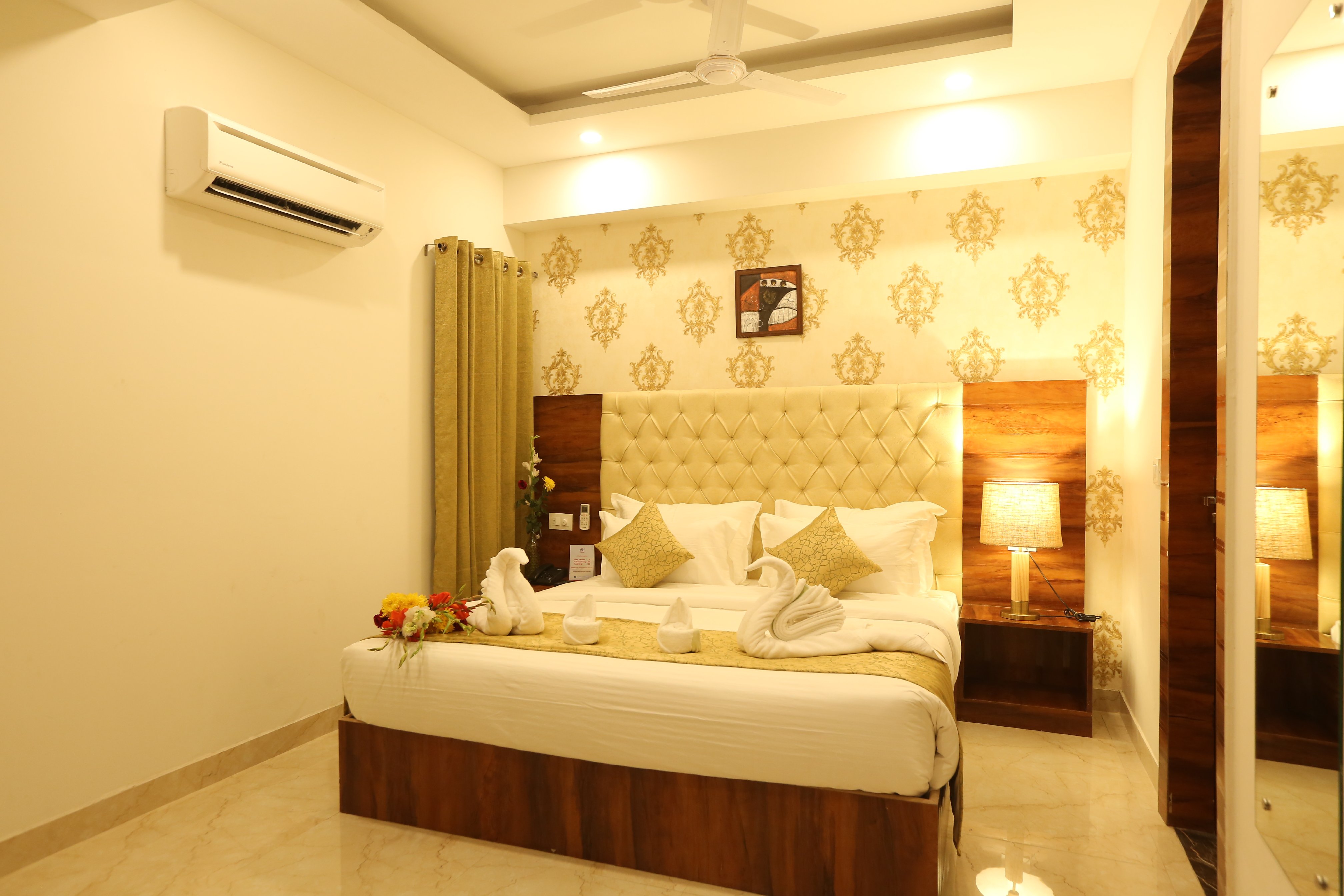 Hotel The Ventus Near Delhi Airport - Tap to explore photos