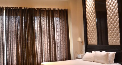 AMBIENCE RESORT Room Type - Deluxe Room
