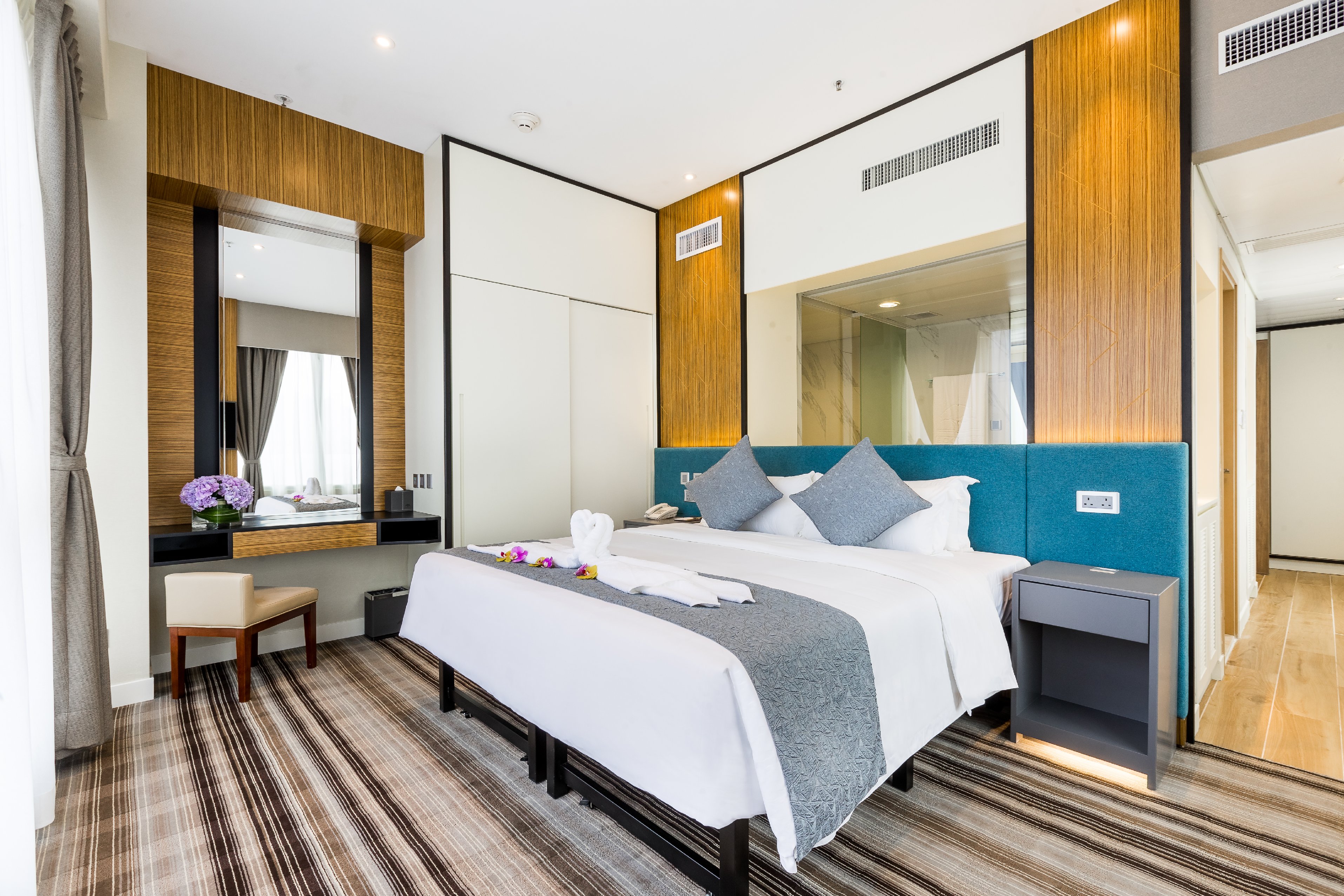 Eco Tree Hotel Causeway Bay - Tap to explore photos