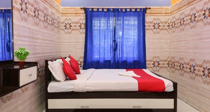 Kolkata HCN Guest House Room Type - AC CLASSIC ROOM