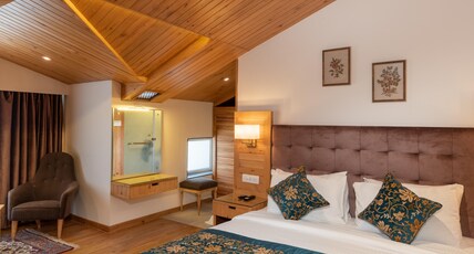 Hotel Grand Boulevard - Dal Lake View Room Type - Luxury Deluxe Room