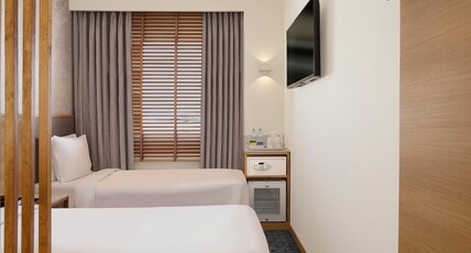 Holiday Inn Express Gurgaon Sector 50 Room Type - 2 Single Standard Top Floor