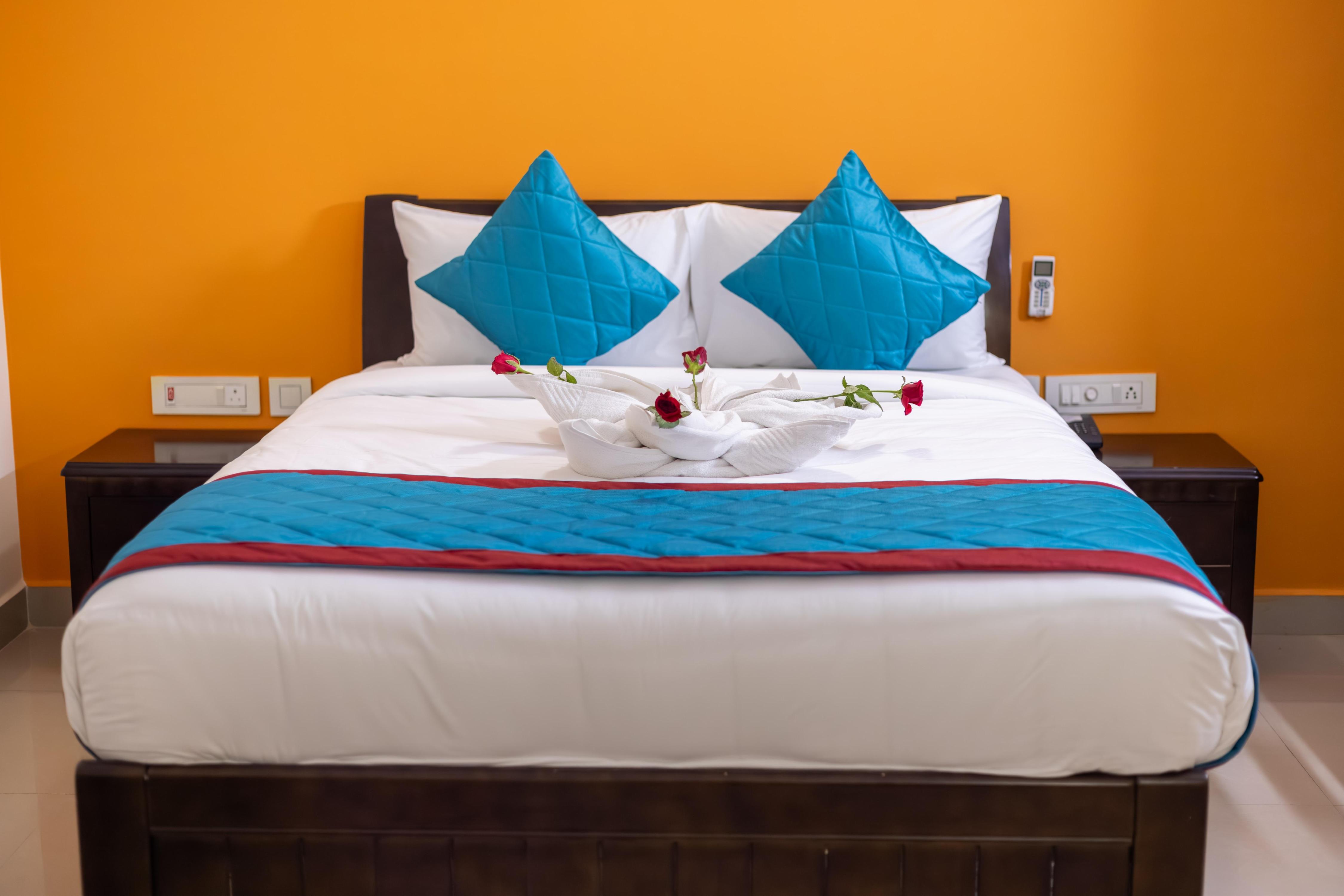 Suraksha Stay Brookfield Room Type - Deluxe Room