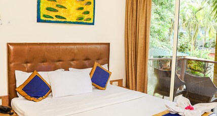 Sharanam Greens Resort Room Type - Luxury Room With Balcony and Pool View