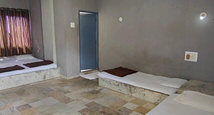 Hotel Madhuvanti Room Type - Family Non Ac Room